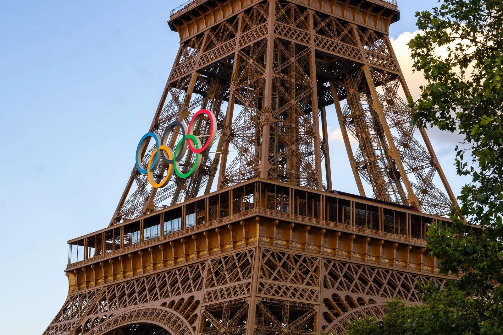 Olympiarenkaat Eiffel-tornissa Pariisissa
