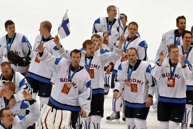 Suomen jääkiekkojoukkue juhlii pronssia Vancouverissa 2010