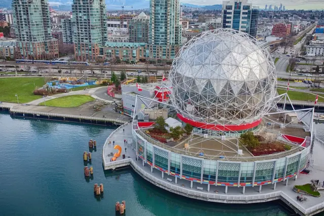 Vancouverin Science World ja False Creek ilmasta
